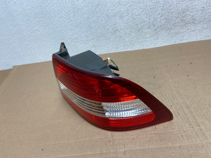 2000 2001 Lexus ES300 Outer Right Passenger RH Side Tail Light AE4977 LK1