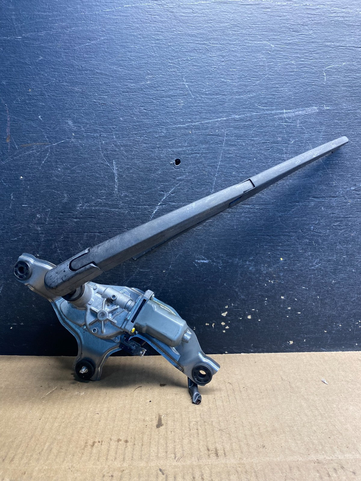 2012 to 2017 Mazda 5 Windshield Rear Wiper Motor z4770 DG0