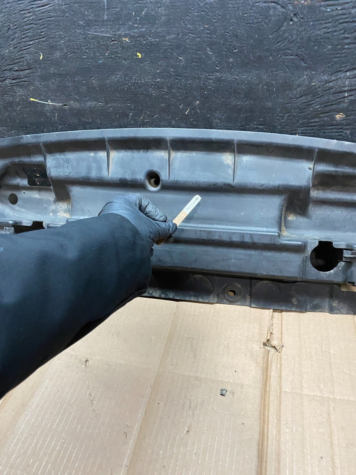2006 - 2007 Subaru Tribeca Lower Center Engine Cover Trim Oem W4687 DG4