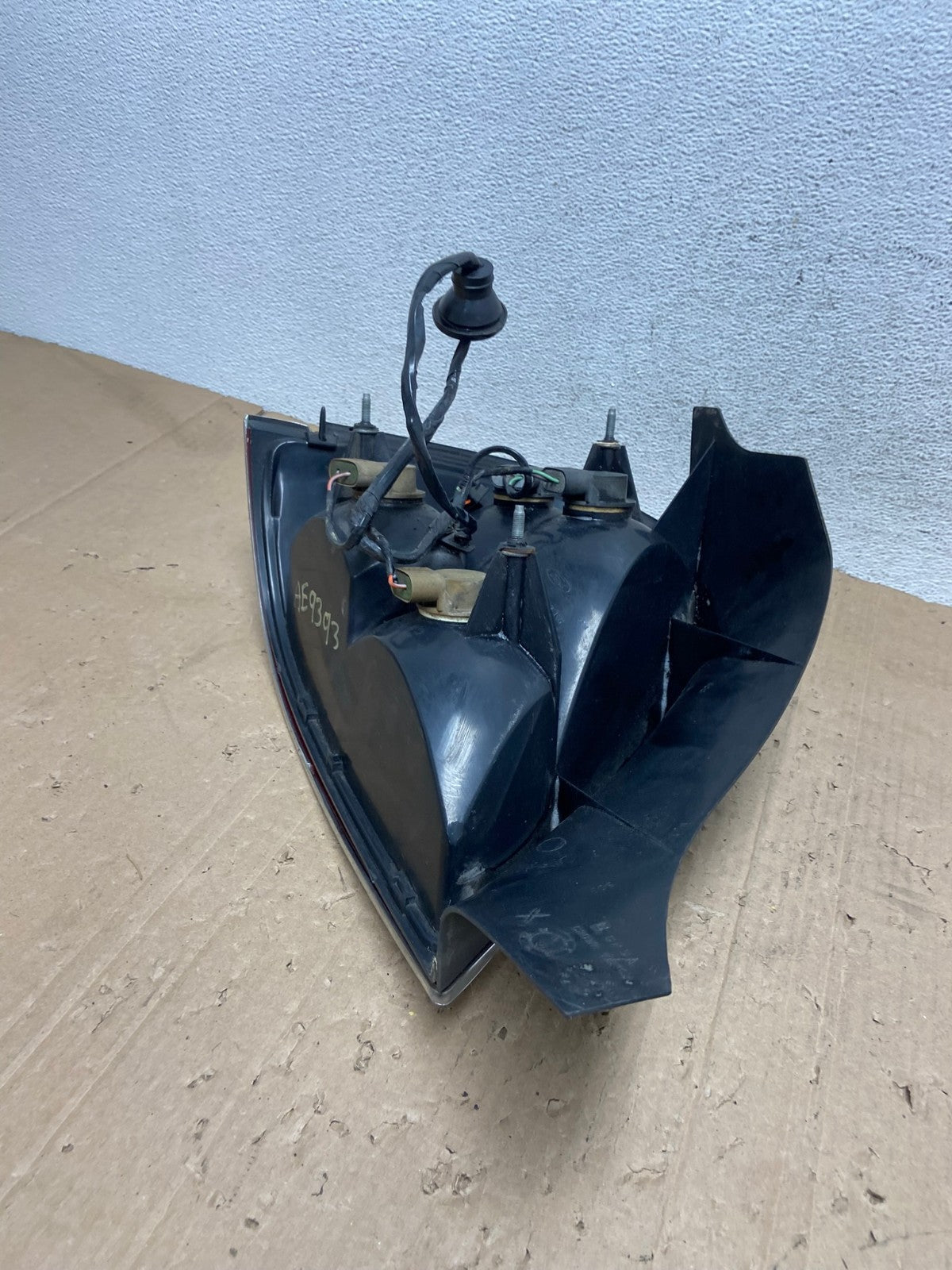 1998-2003 Ford Crown Victoria Right Passenger Rh Side Tail Light AE9393 LK6