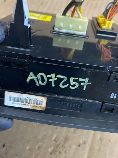 2011 - 2013 Hyundai Elantra Center Heater A/C AC Climate Control Panel AD7257 DG7