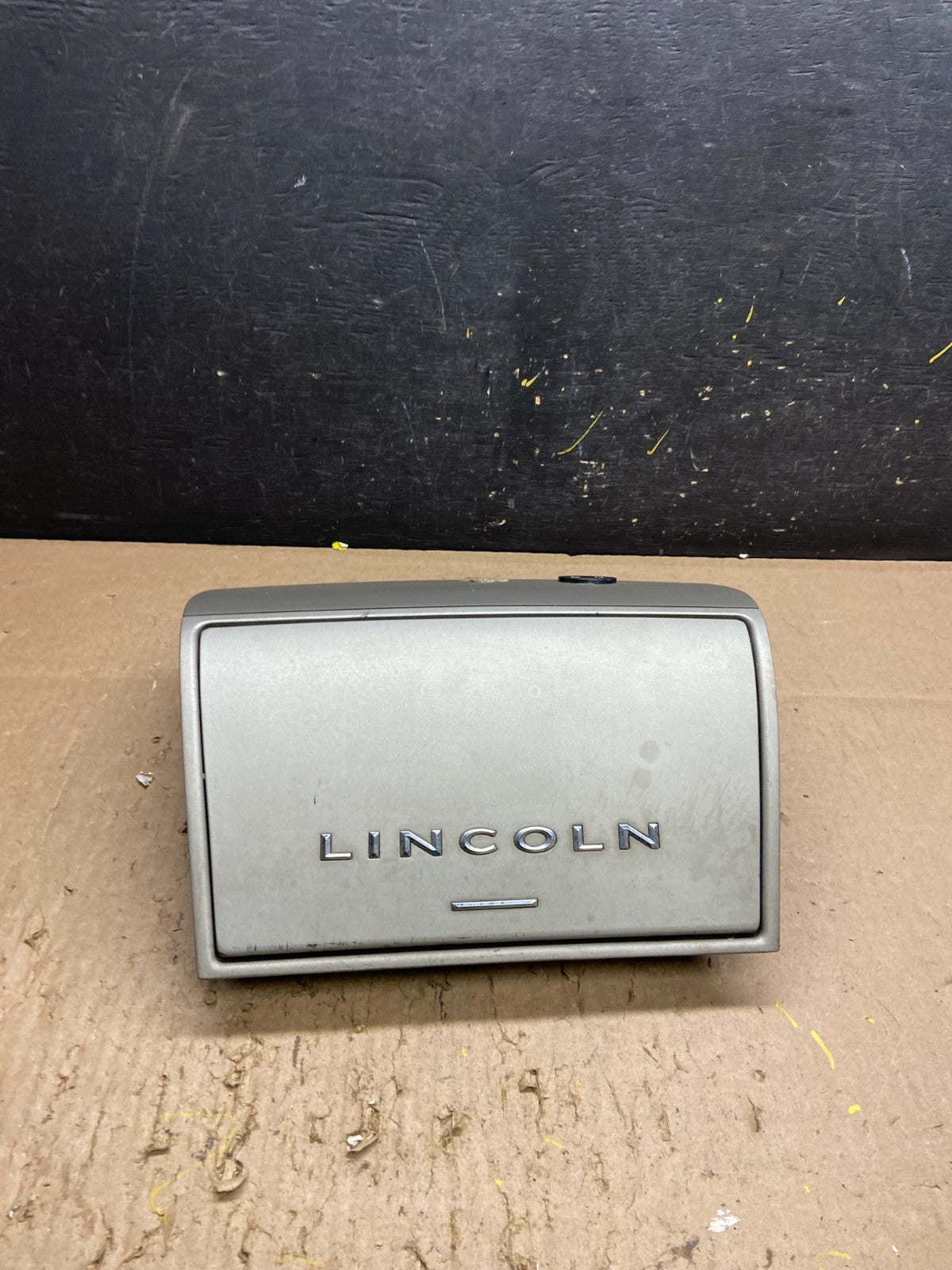 2003-2005 Lincoln Aviator Center Console Dash Radio Cover Bezel Tri OEM T6296 DG0