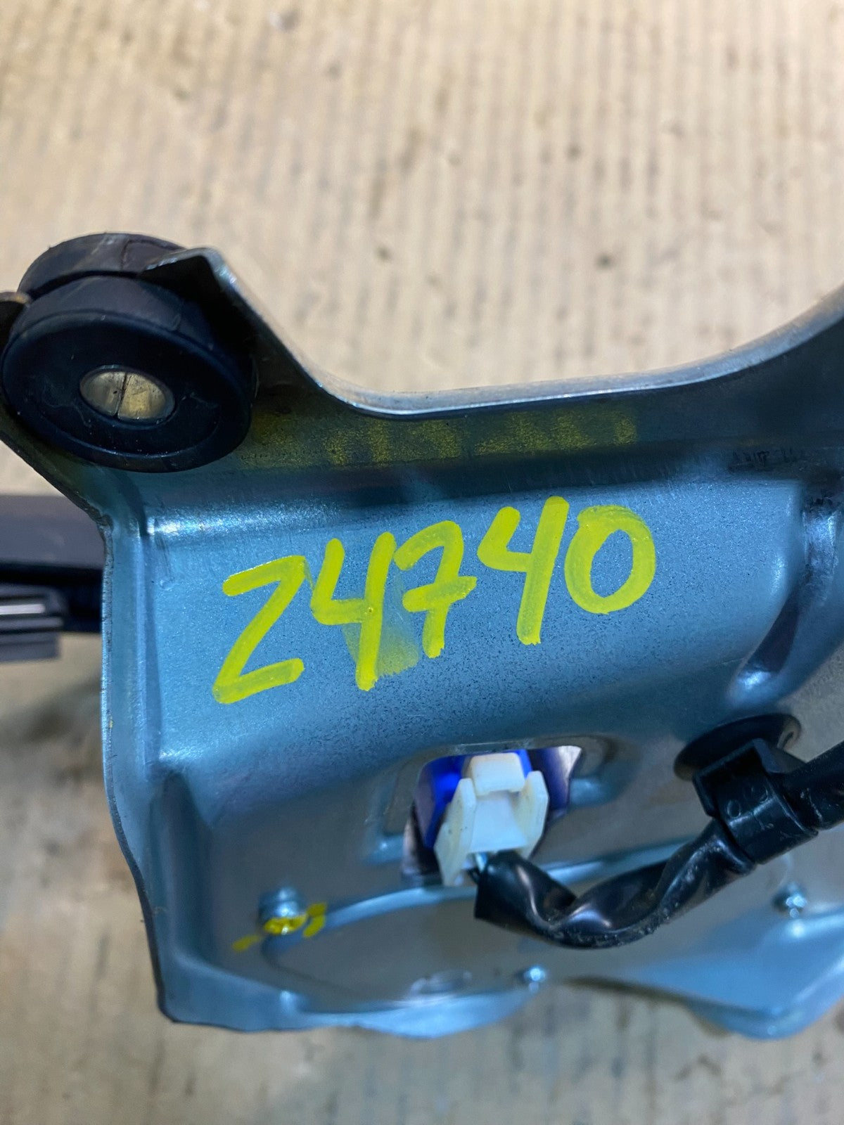 2010 to 2014 Subaru Legacy Outback Rear Wiper Motor Z47407