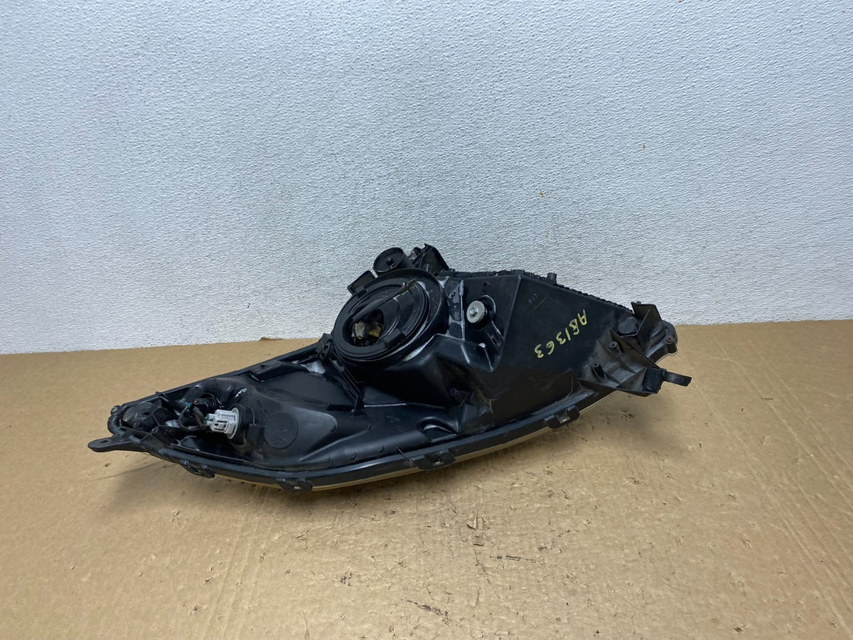 2004-2005 Toyota Prius Right Passenger RH Halogen Headlight AG1363 DW5