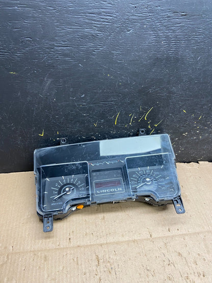 2007 to 2008  Lincoln Navigator Speedometer Gauge Cluster y5527 DG0
