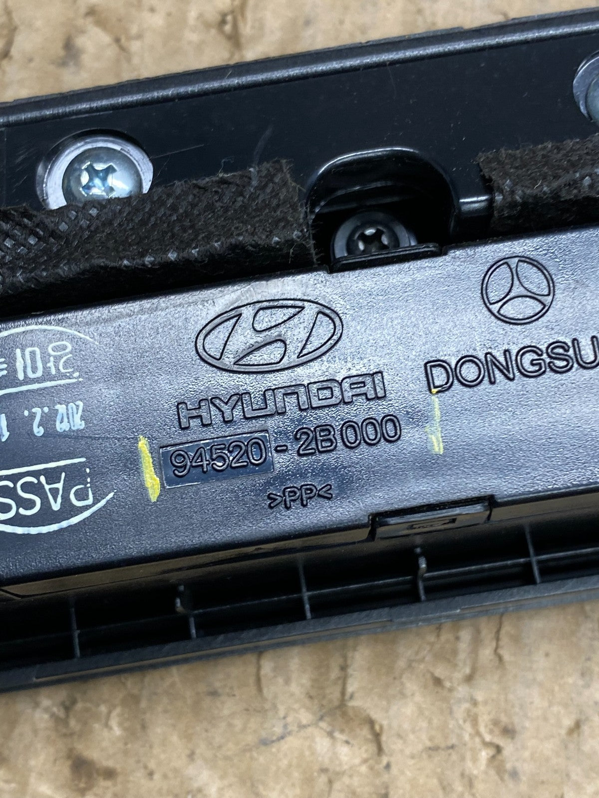 2007 to 2009 Hyundai Santa Fe Center Dashboard Radio Bezel Trim ad1902 DG6