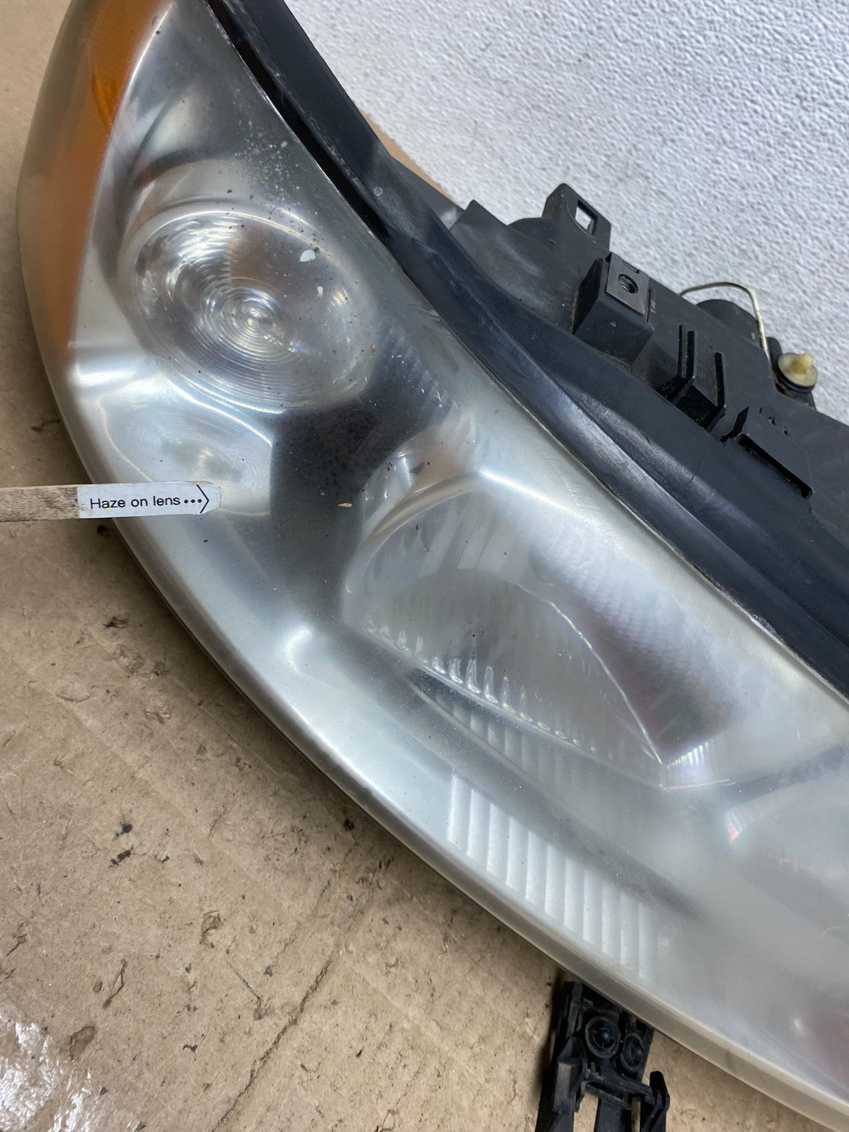 2005 to 2007 Volvo XC70 V70 Passenger Right Passenger RH Headlight AE6603 DW4