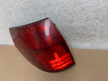 2004 to 2005 Toyota Sienna Left Driver LH Side Tail Light AH9307 LK1