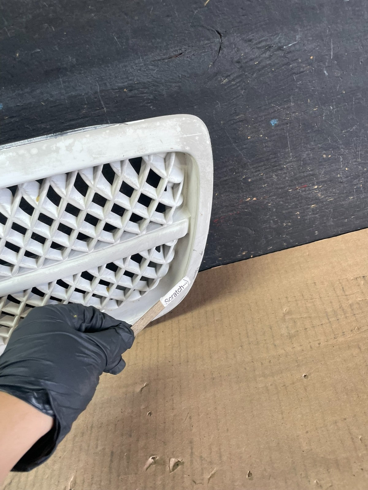 2004 to 2005 Kia Sedona Front Upper Grill Grille OEM r5396 DG5