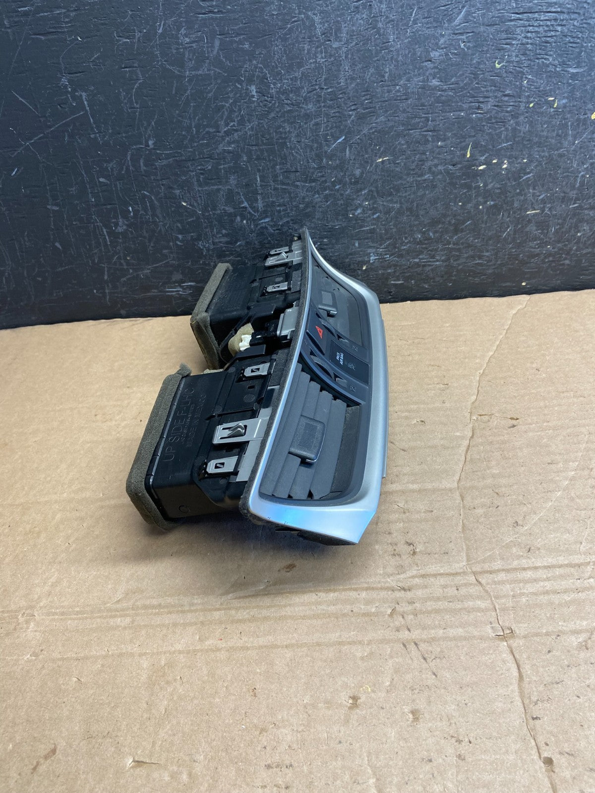 2013 to 2015 Nissan Sentra Air Vents Top Dash Center W/Hazzard Switch AF1933 DG1