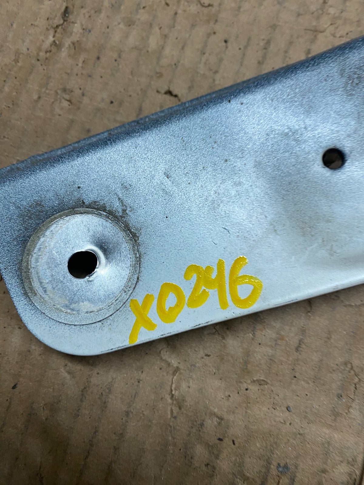 2020 to 2023 Ford Explorer Left Driver LH Upper Tic Bar Oem X0246 DG7