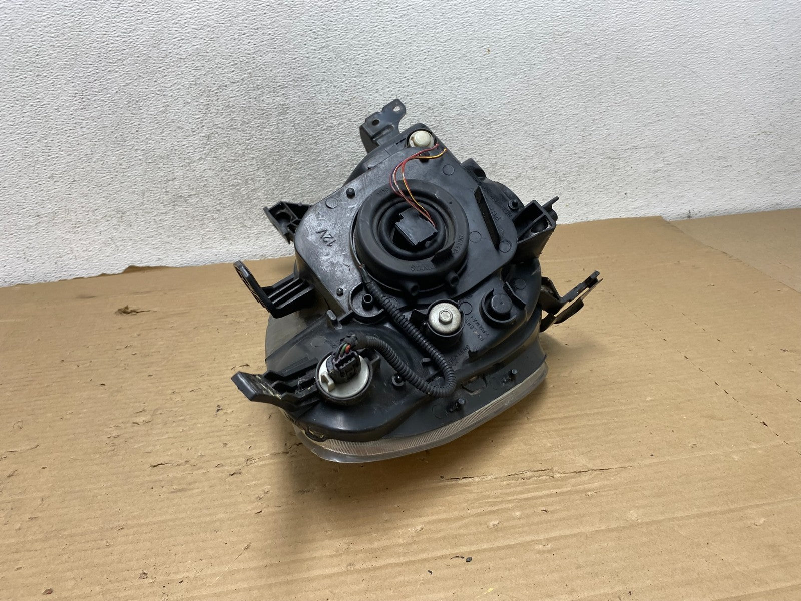 2002 to 2004 Honda Crv Cr-v Left Driver Halogen Headlight AG8206 DW4