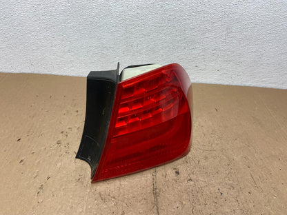 2009 2010 BMW 328i 3 Series Right Passenger RH Side Tail Light AC7407 DW2