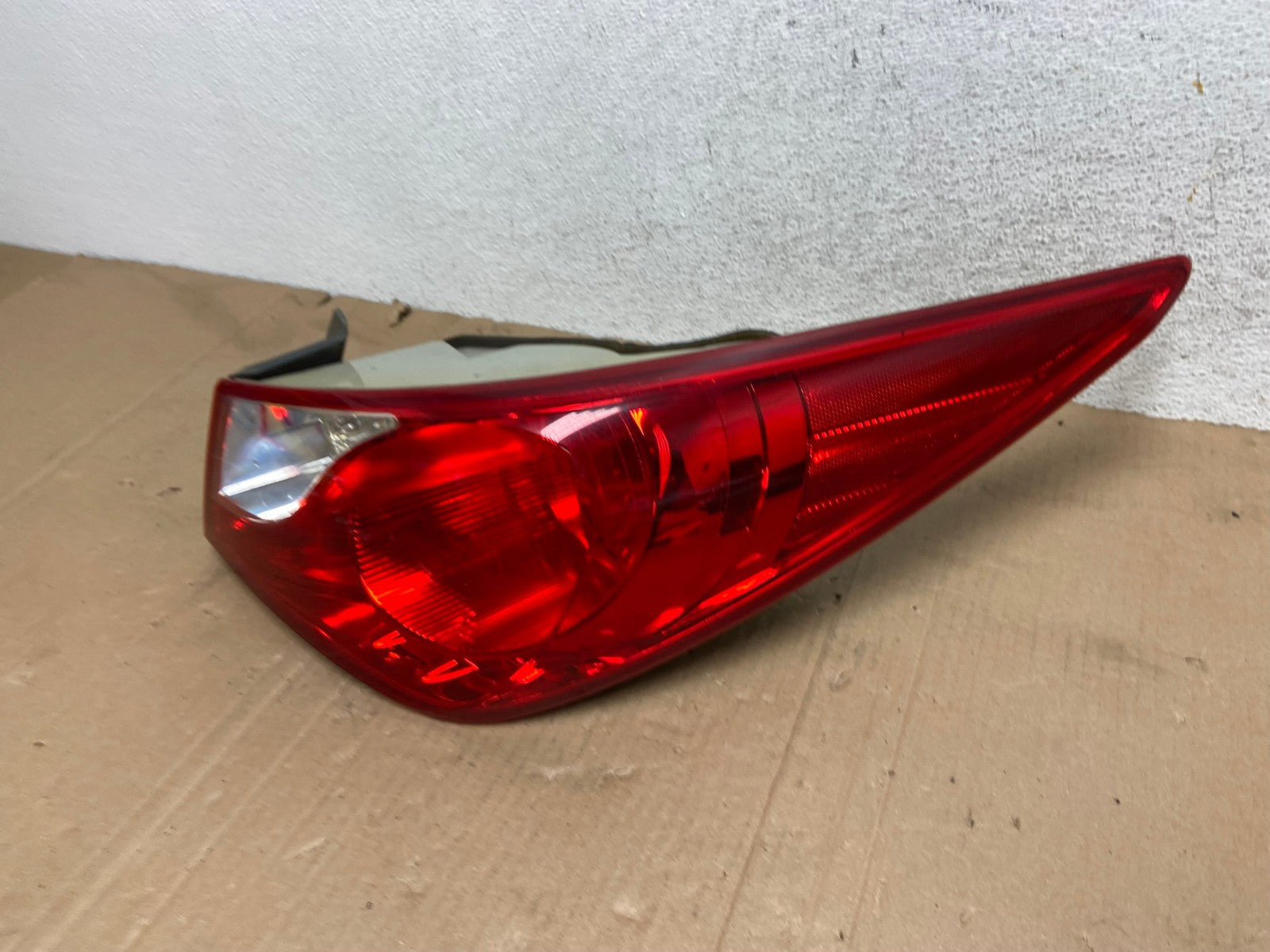 2011 2012 2013 Hyundai Sonata Right Passenger RH Tail Light AE9141 LK1