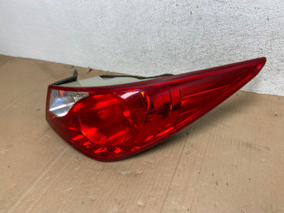 2011 2012 2013 Hyundai Sonata Right Passenger RH Tail Light AE9141 LK1