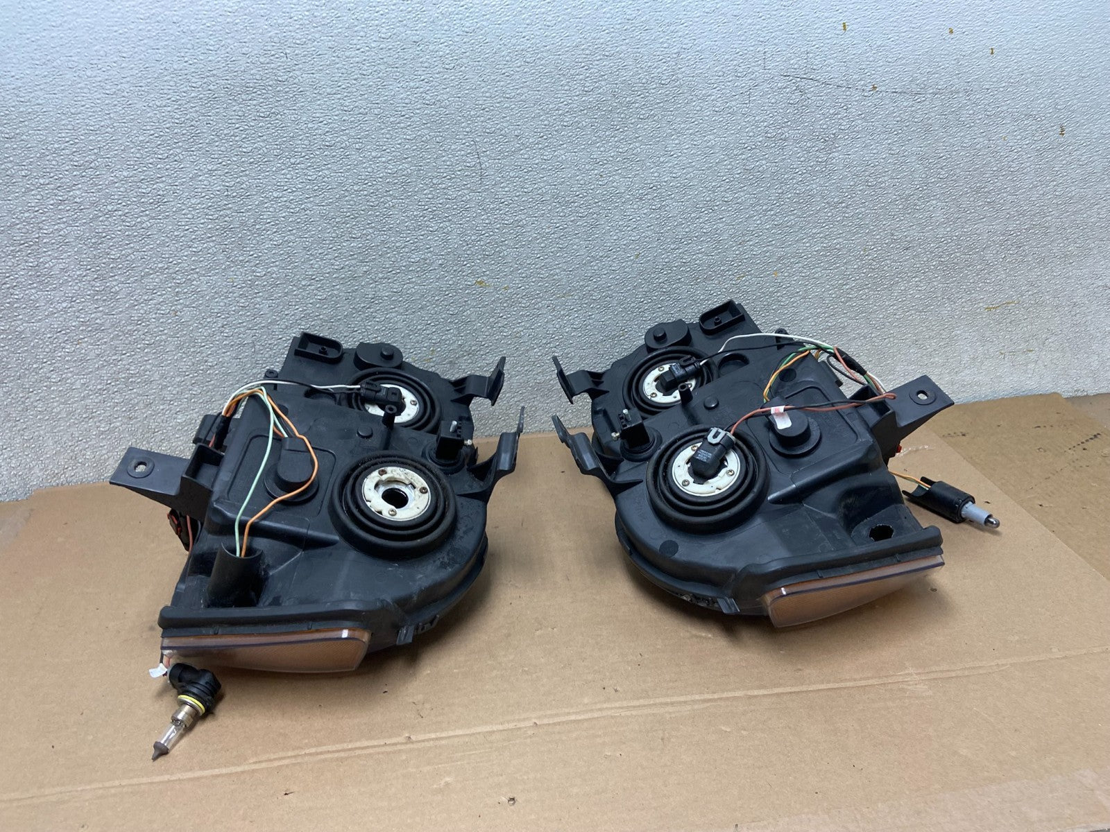 2009-2010 Jeep Grand Cherokee Left+Right Set Halogen Headlights AA9867 DW8