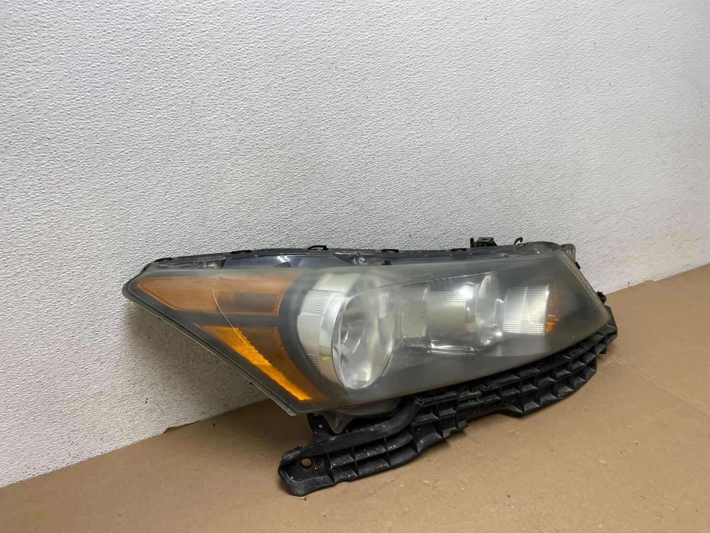 2008 to 2012 Honda Accord Sedan Right Passenger RH Headlight AG3327 DW2