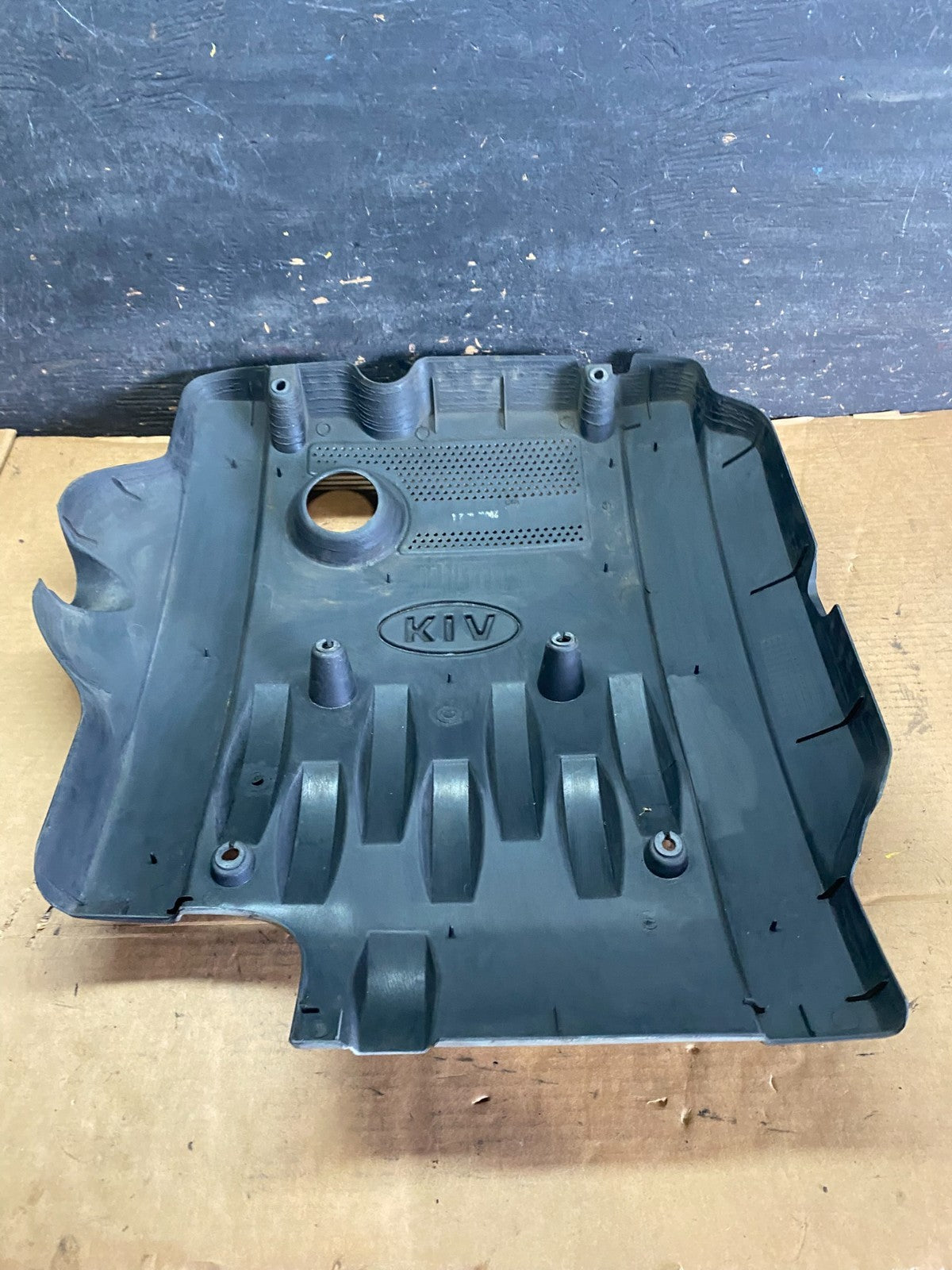 2002 to 2005 Kia Sedona V6 3.5L Engine Motor Cover Oem S0470 DG4