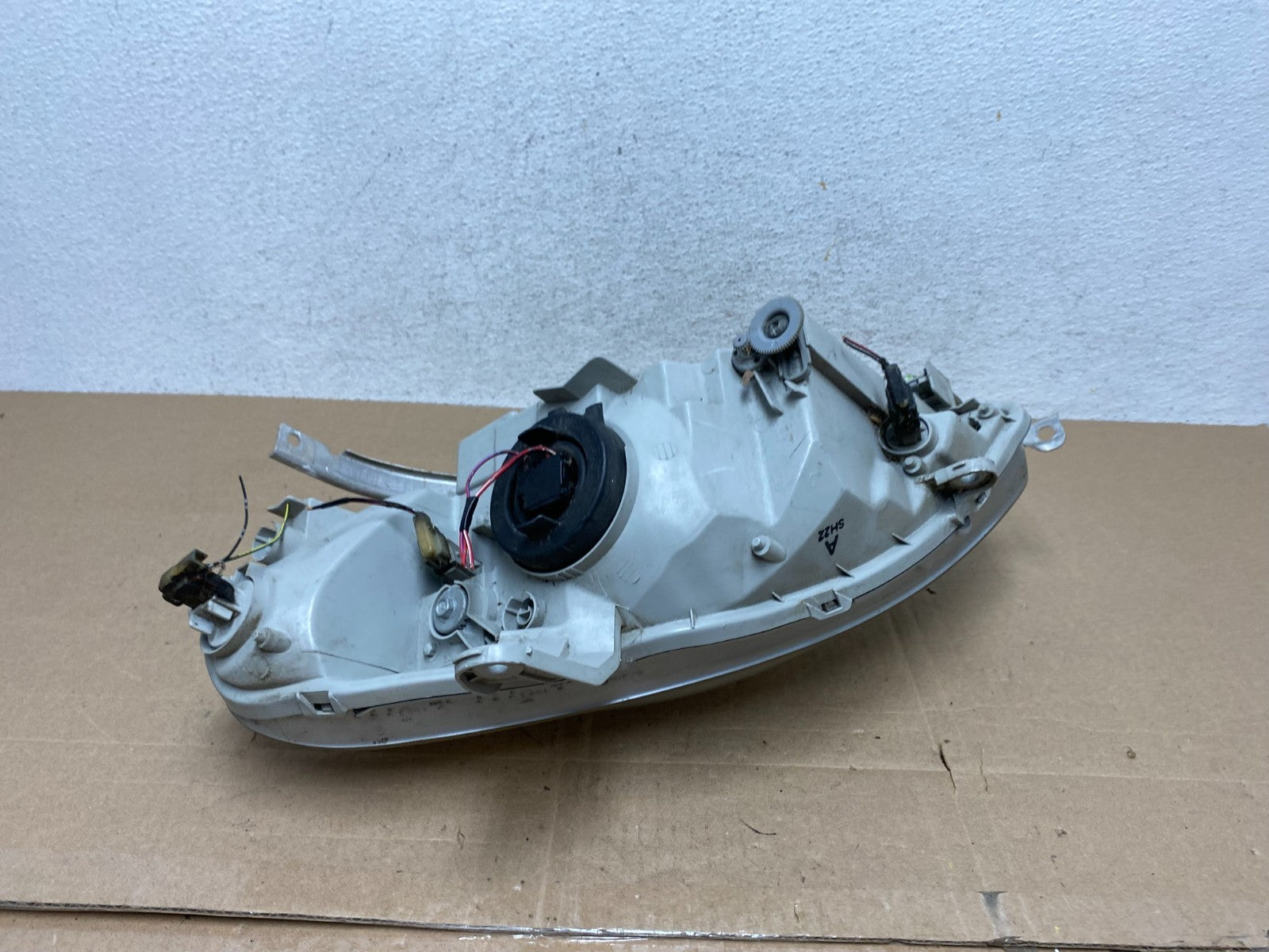 2000 - 2006 Honda Insight Right Passenger RH Halogen Headlight AE5018 DG5