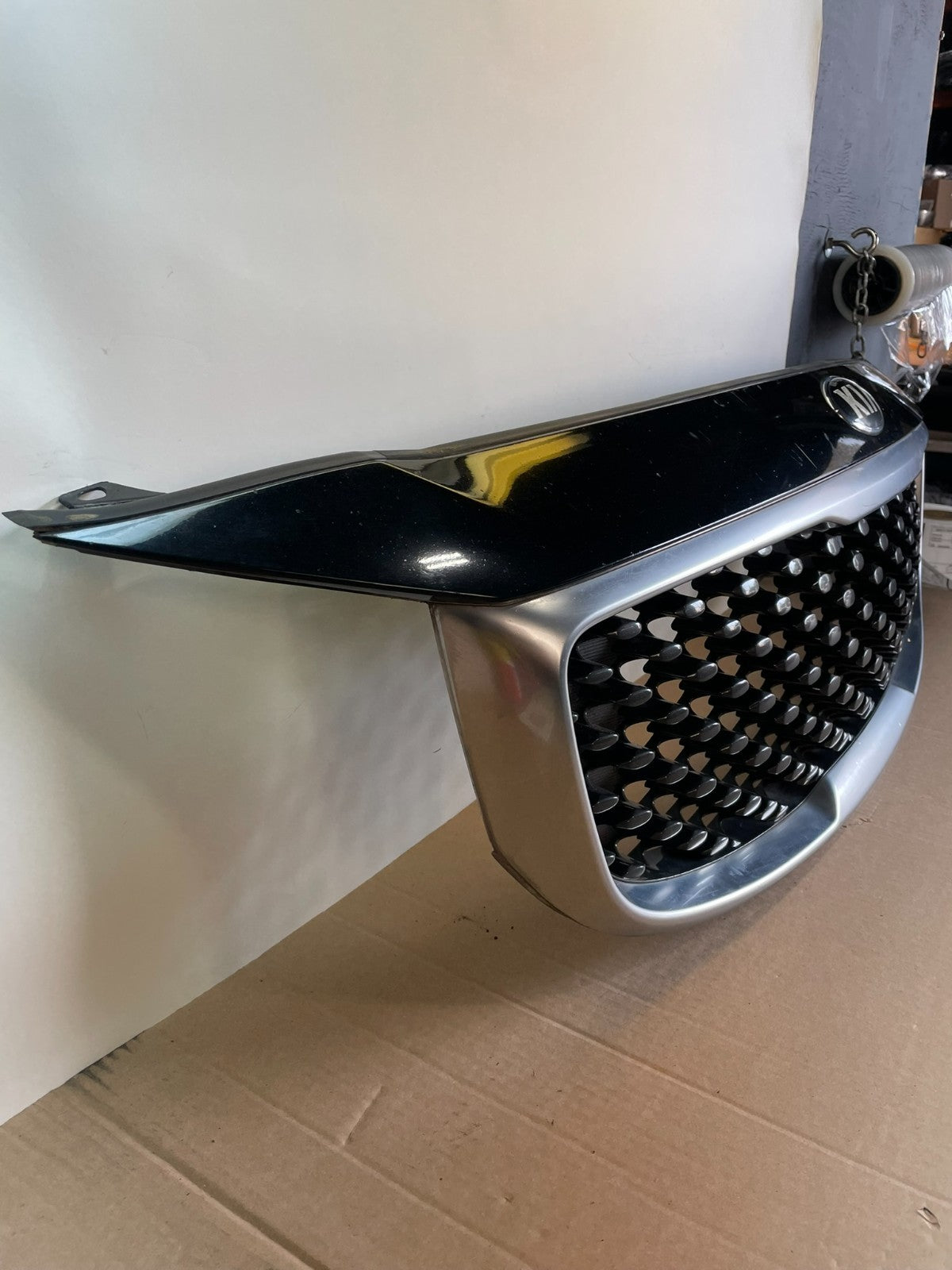 2015 to 2018 Kia Sedona Front Upper Grill Grille AG0986 DG2