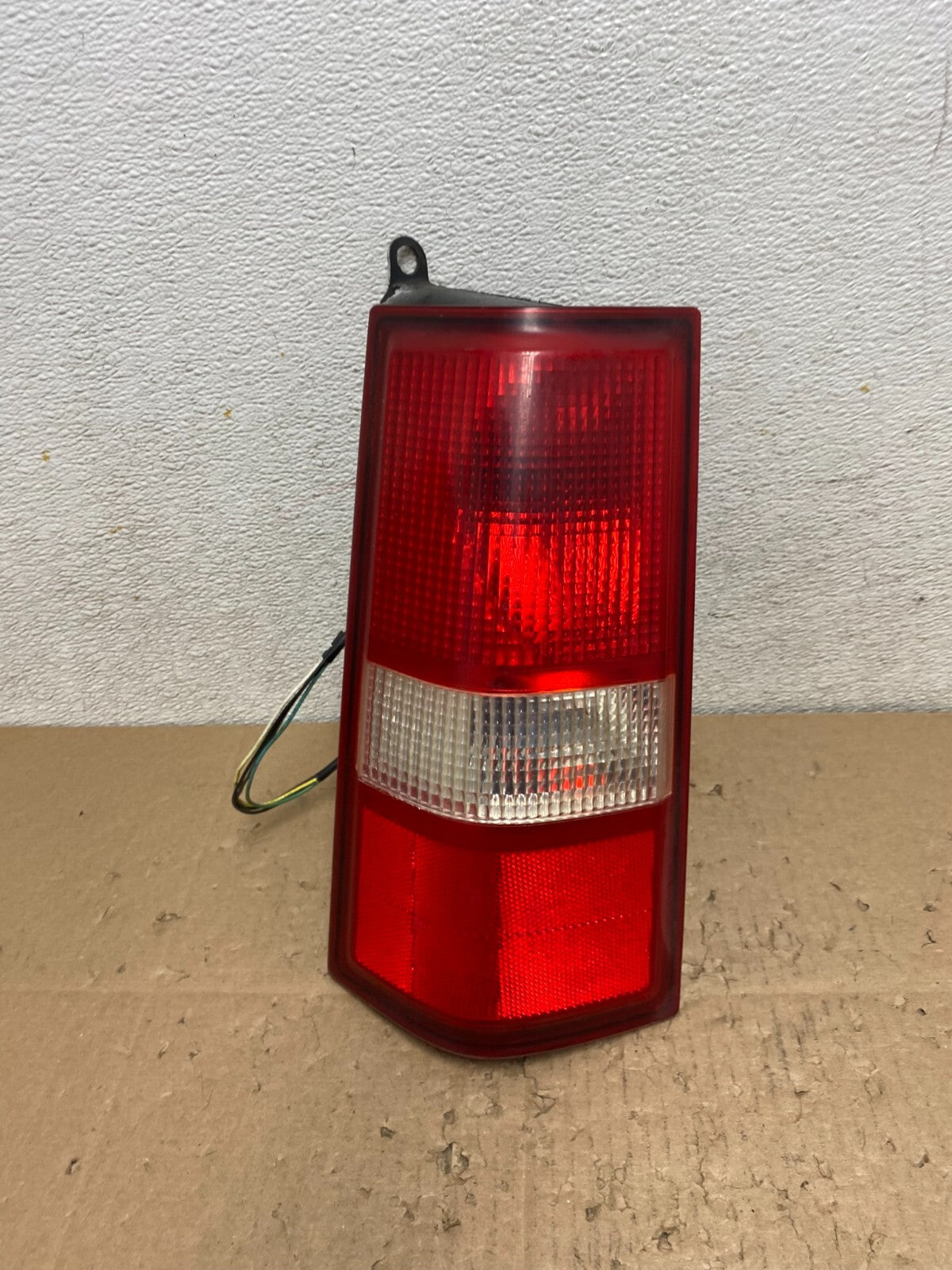 2003 to 2017 Chevrolet Express 1500 Left Driver Side Tail Light Oem I9255 DW0