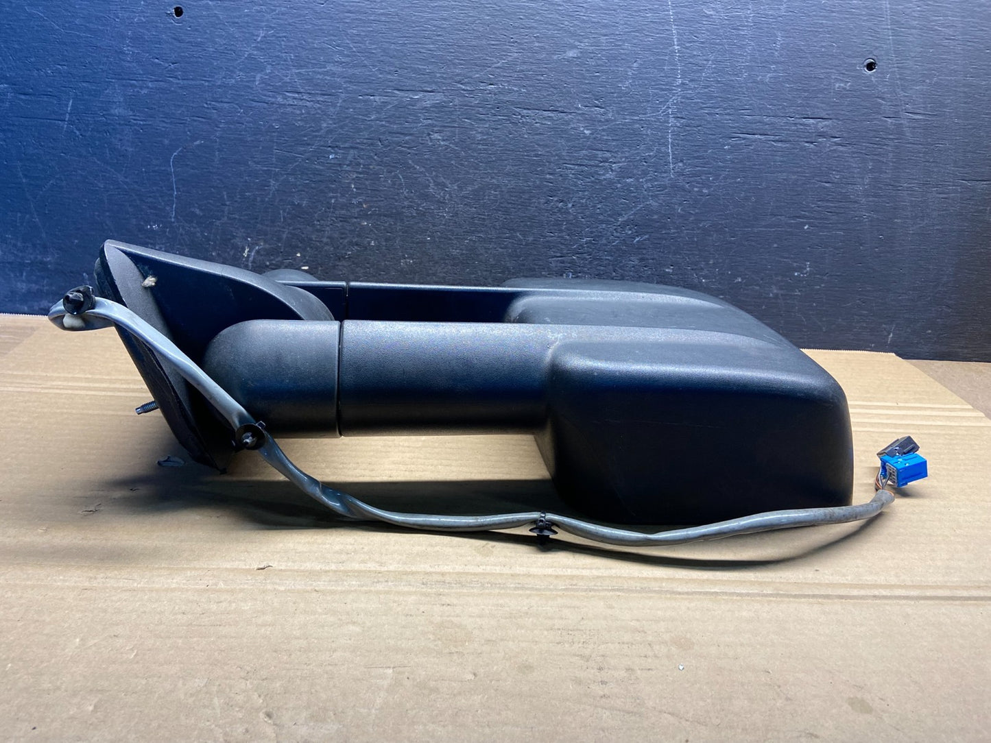 2003-2006 Chevrolet Silverado Sierra Left Driver LH Tow Door Mirror AE4709 DW3