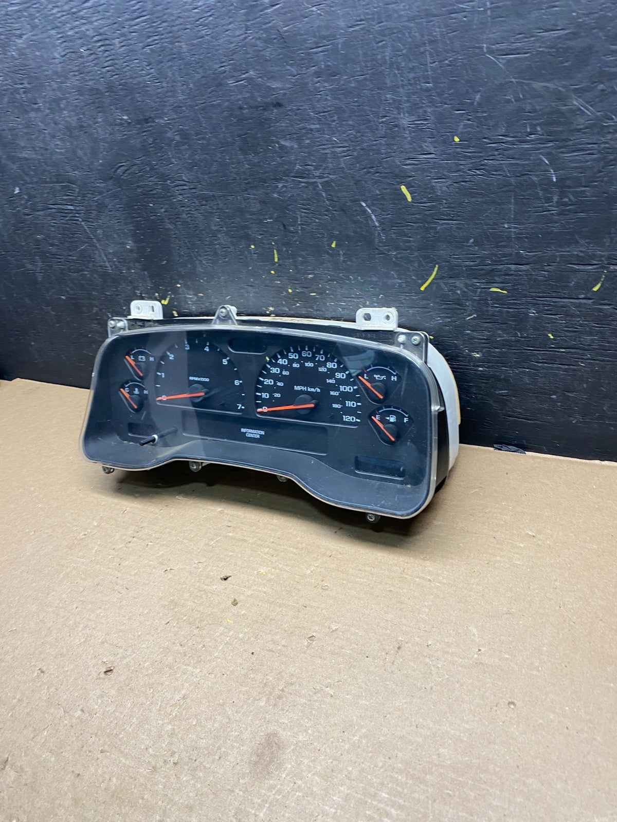 2001 2002 2003 Dodge Durango Speedometer Instrument Cluster Gauge OEM y2110 DG1
