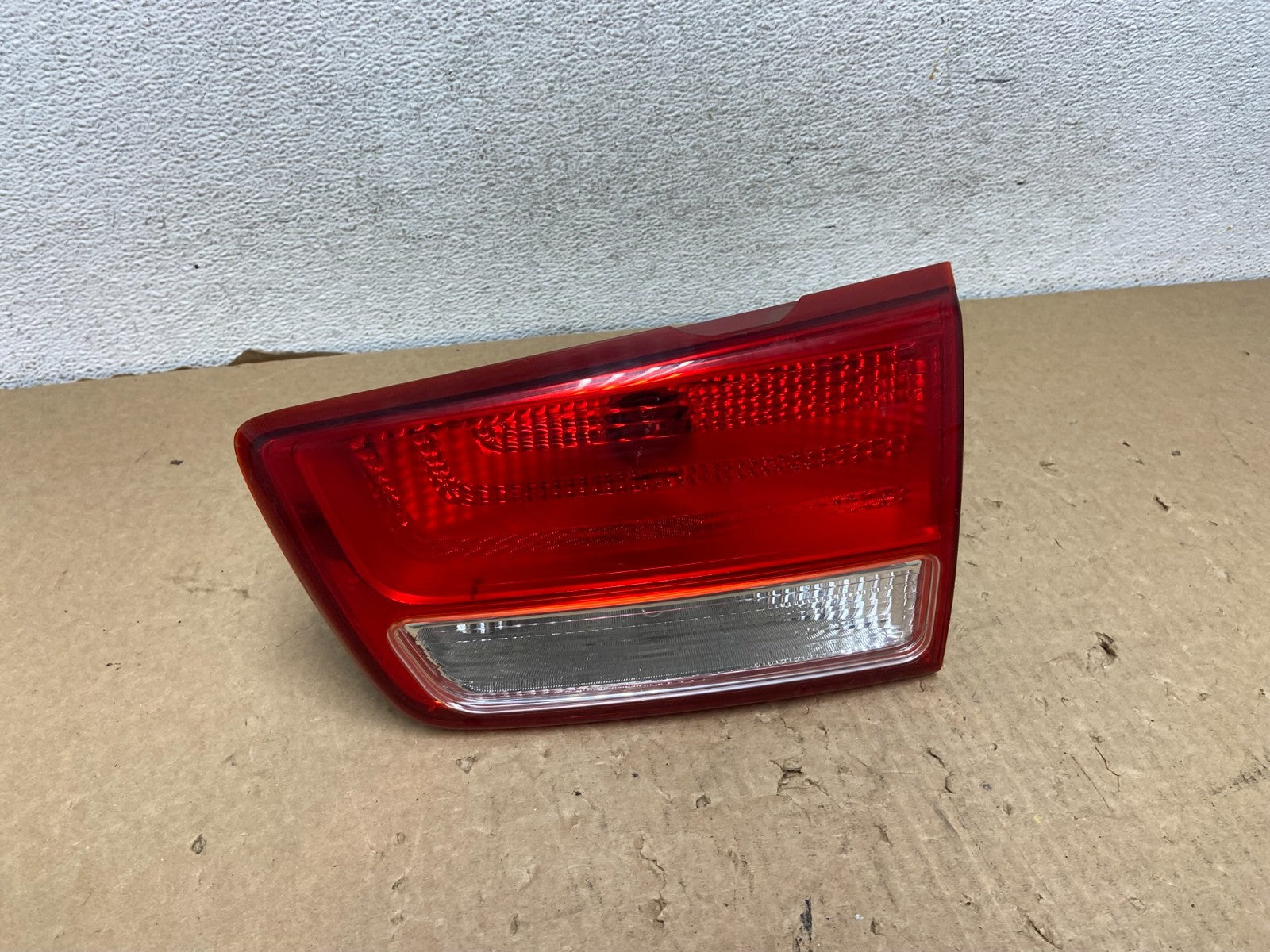 2015 2016 2017 Kia Sedona Right Passenger RH Side Inner Tail Light AF7944 GD0