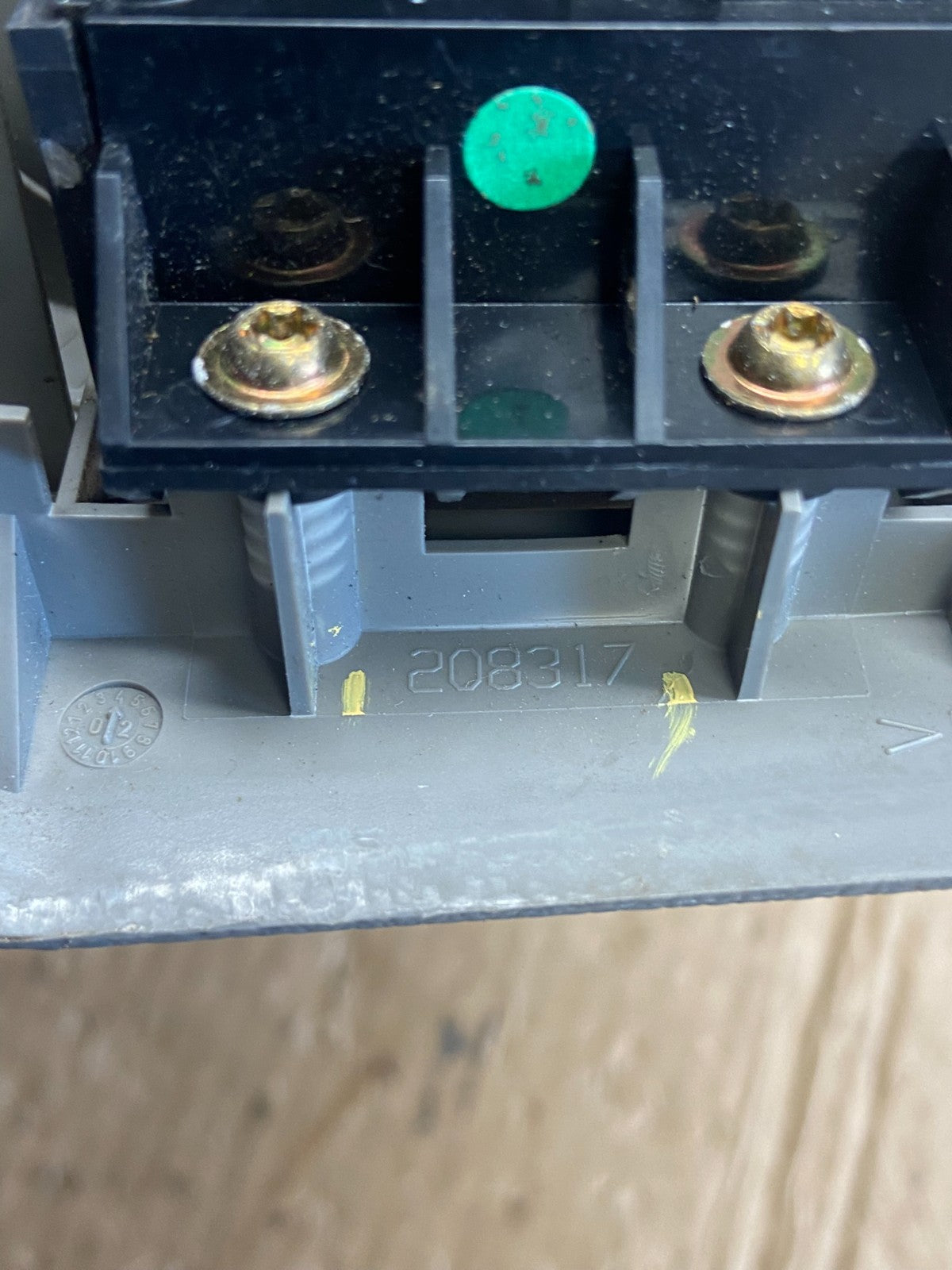 2000 to 2002 Tahoe Yukon Suburban Silverado Master Power Window Switch AE4017 DG5