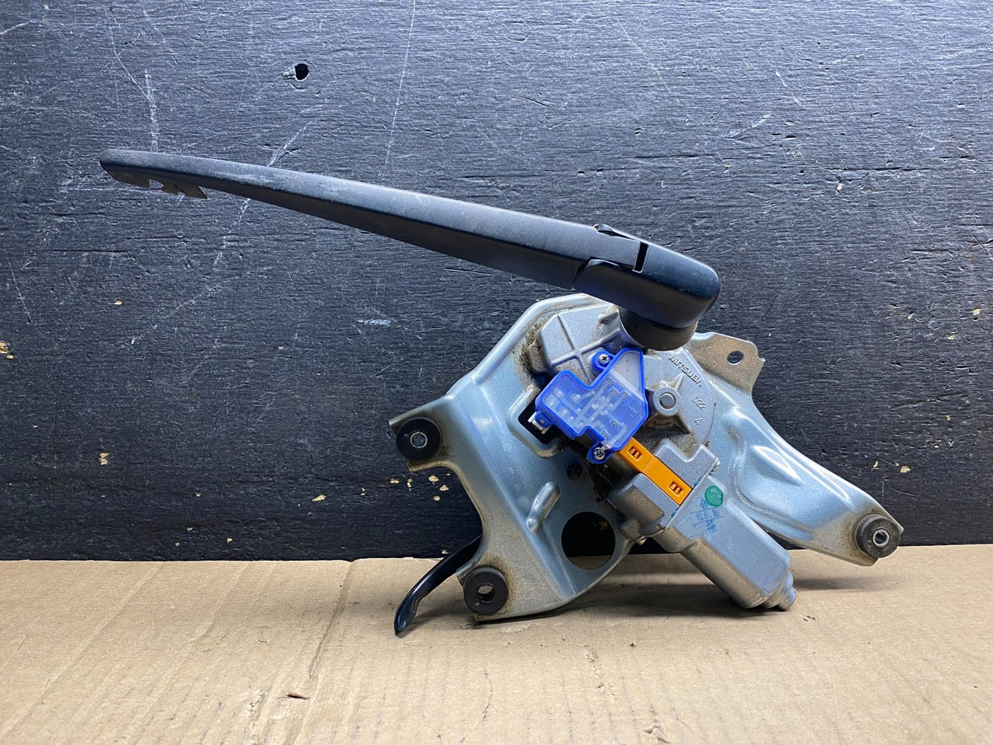 2010 to 2014 Subaru Legacy Outback Rear Wiper Motor Ab04000