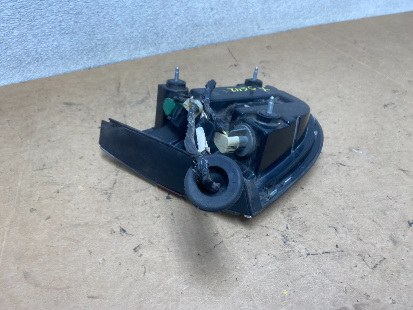 1997-1998 Buick Park Avenue Ave Right Passenger Rh Side Tail Light OEM X5642 DW6