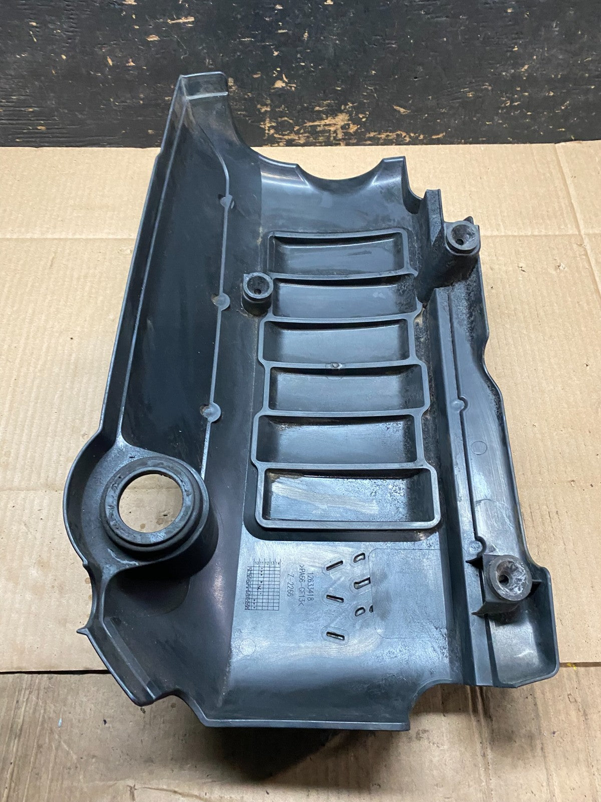2007 to 2008 GMC Acadia 3.6L VVT Engine Cover Shield OEM T6582 DG7
