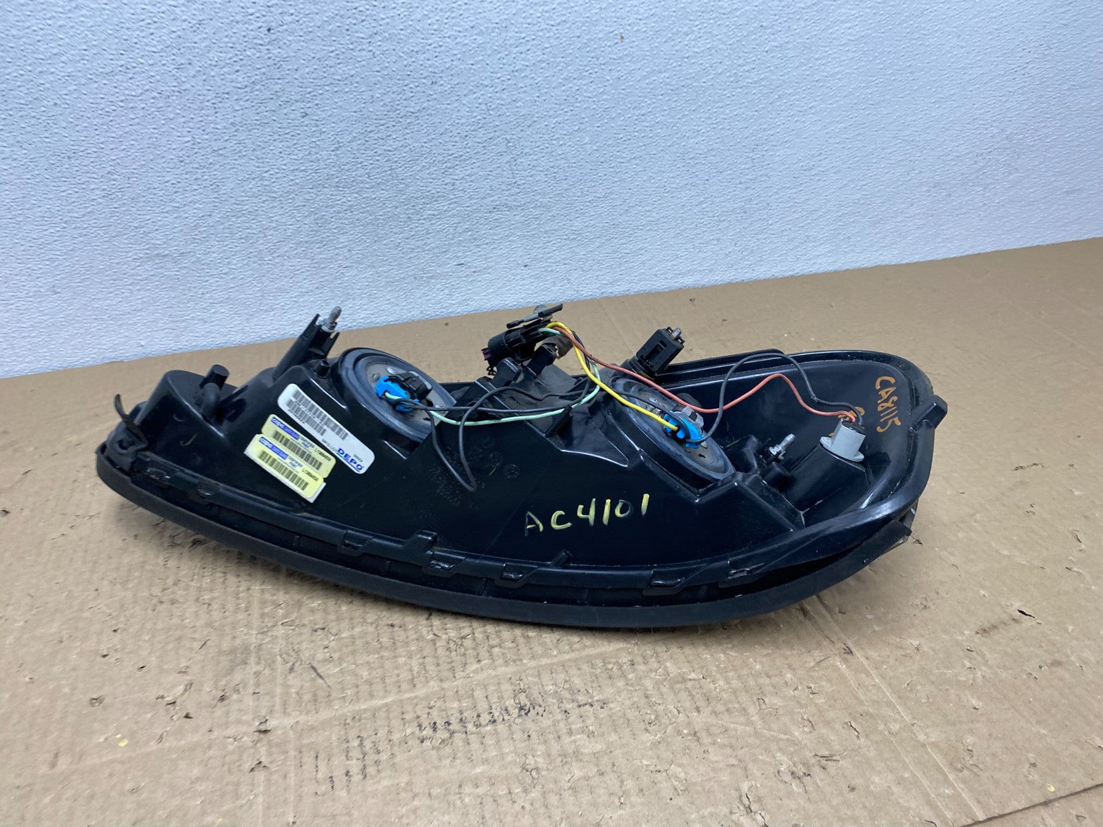 2004 to 2008 Pontiac Grand Prix Right Passenger Black Headlight AC4101 DW7