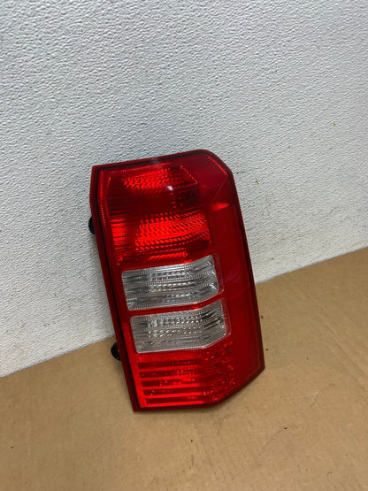2008-2016 Jeep Patriot Right Passenger Rh Side Tail Light AD2584 LK2