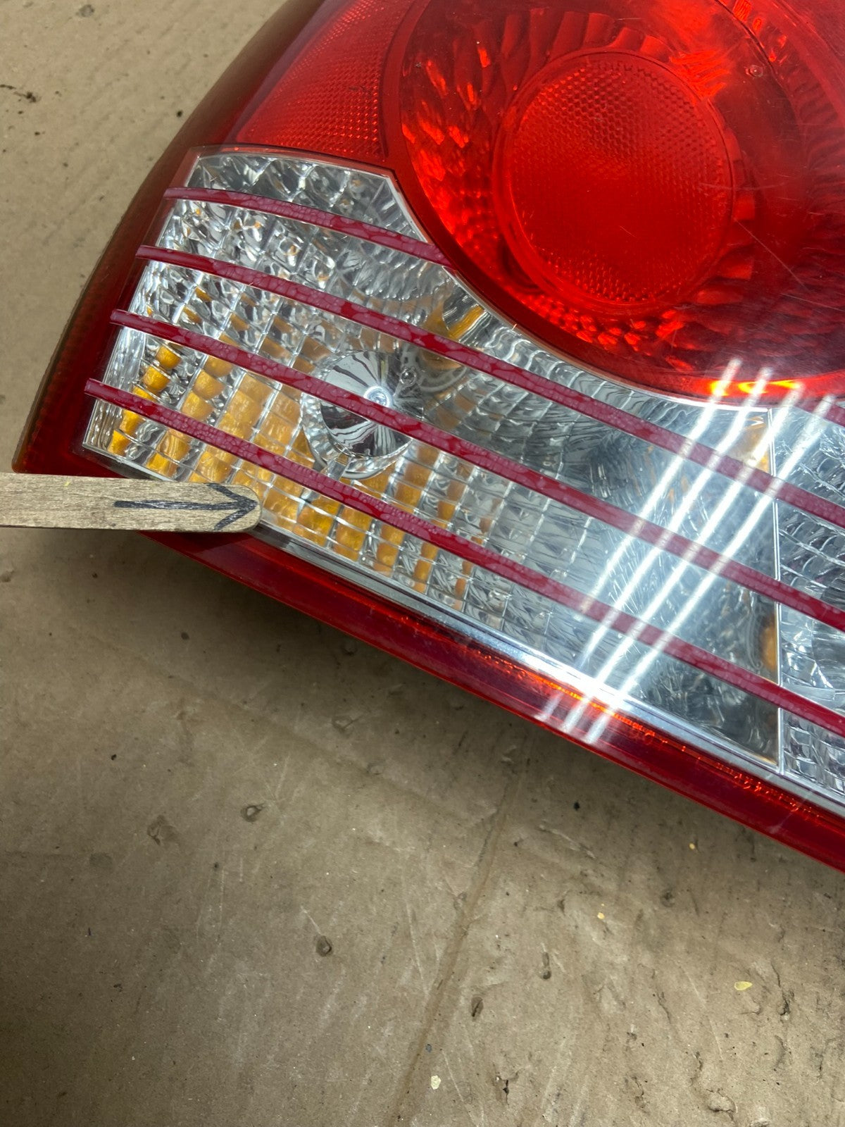 2004 2005 2006 Hyundai Elantra Sedan Left Driver LH Tail Light OEM AB8533 DW5