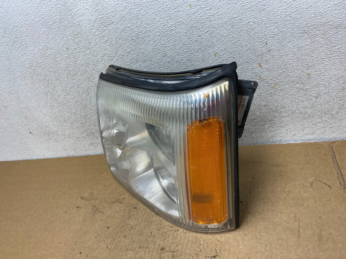 2002 to 2006 Cadillac Escalade Left Driver Lh Xenon HID Headlight AI3554 DW1