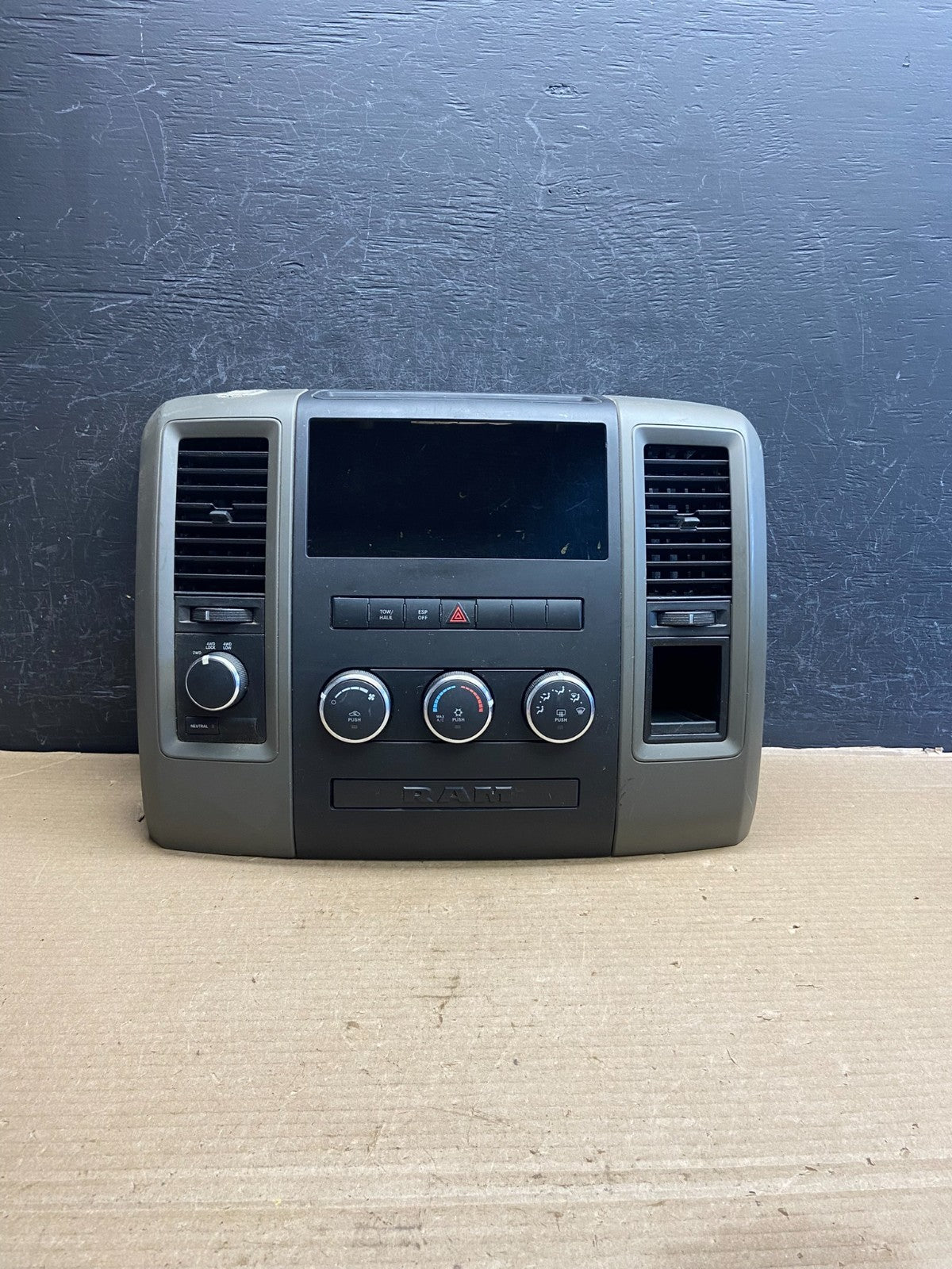 2009 to 2012 Dodge Ram 1500 Center Dash Radio Screen Climate Panel AH3554 DG0