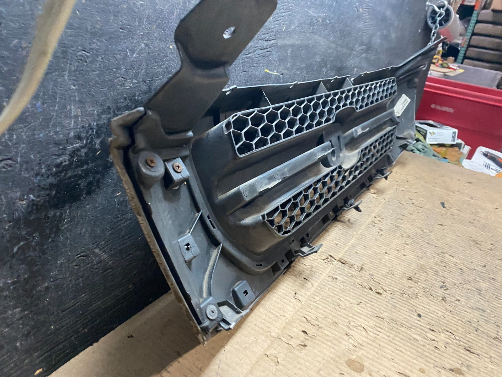 2003 2004 2005 Honda Pilot Front Upper Grill Grille Aftermarket T9696 DG11