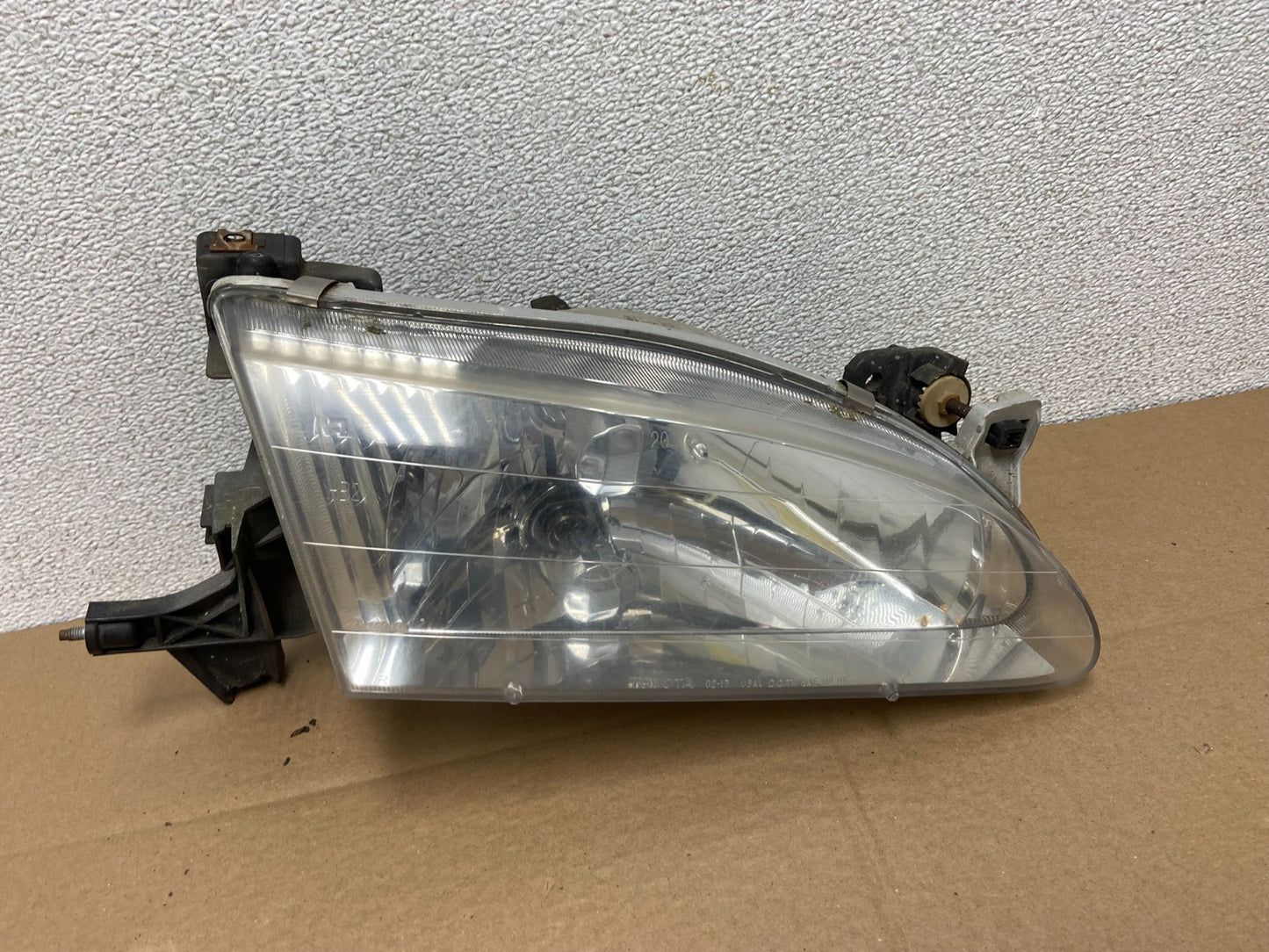 1998 to 2000 Toyota Corolla Front Right Passenger RH Headlight AB6078 DW0