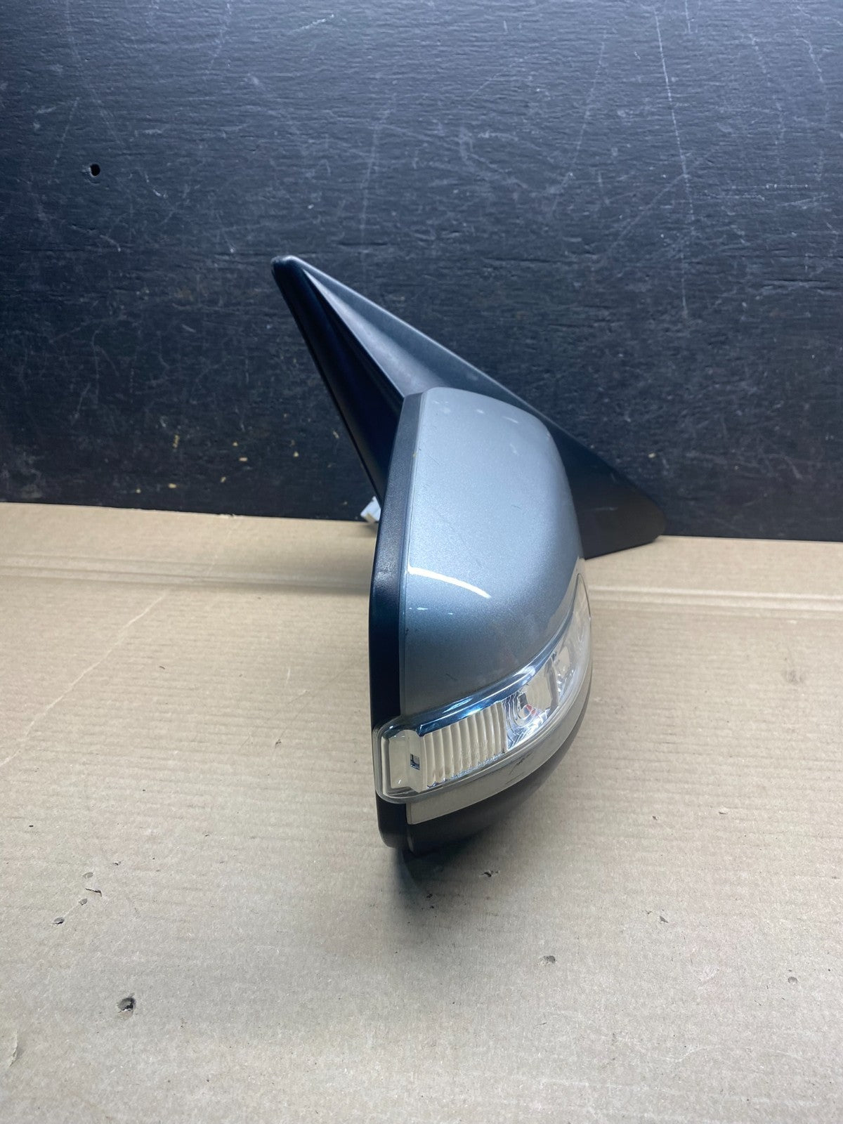 2011 to 2015 Kia Sorento Right Passenger Door Mirror Turn Signal ah7580 DG11