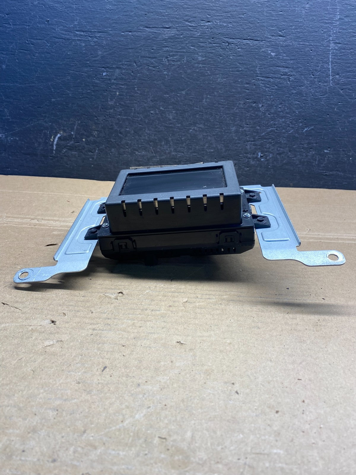 2013 to 2016 Ford Taurus 4.2" Radio Navigation Screen Module AD4992 DG2