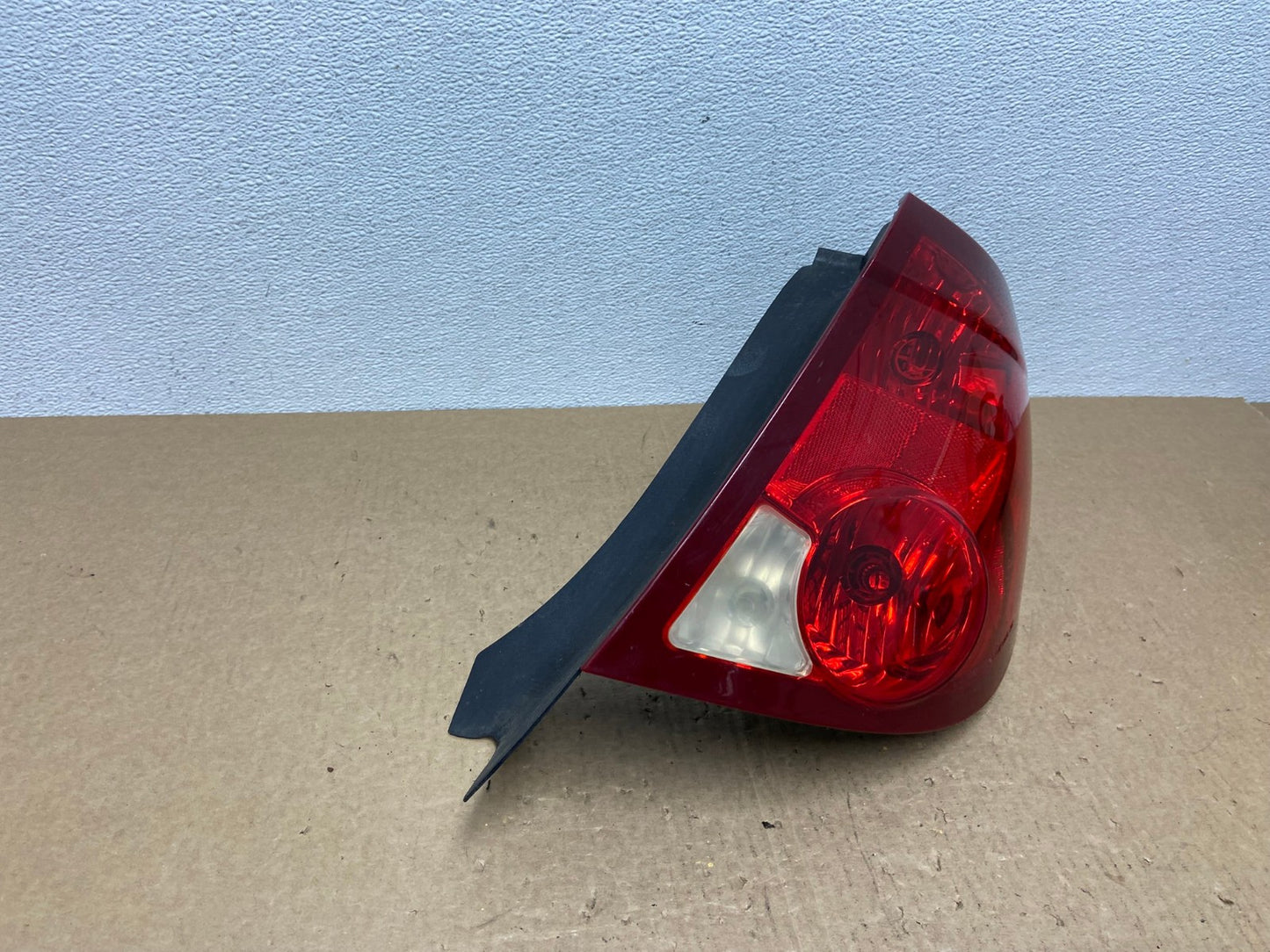 2003-2007 Saturn Ion Coupe Right Passenger RH Side Tail Light Oem AC1333 LK2