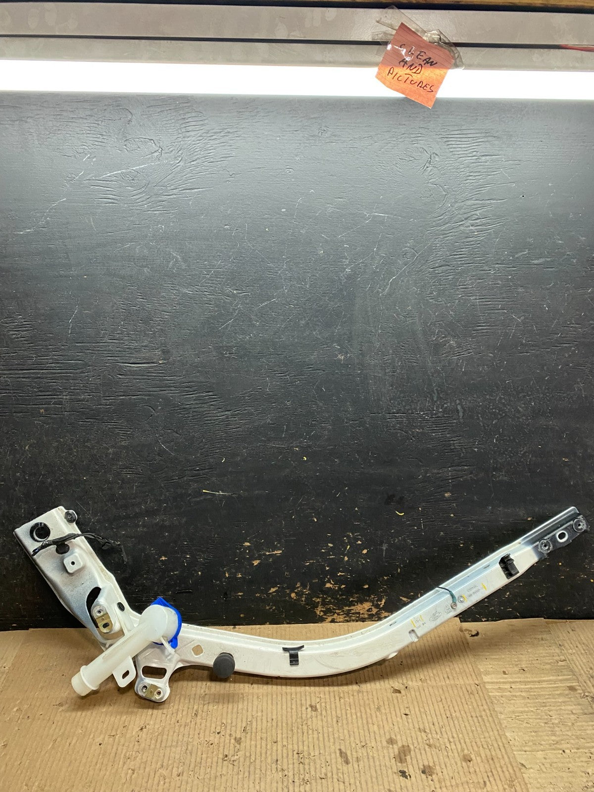 2020 to 2023 Ford Explorer Right RH Upper Tic Bar Oem w6015 DG0