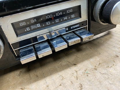 1984 Pontiac Grand Prix Radio AM FM V1446 PS1