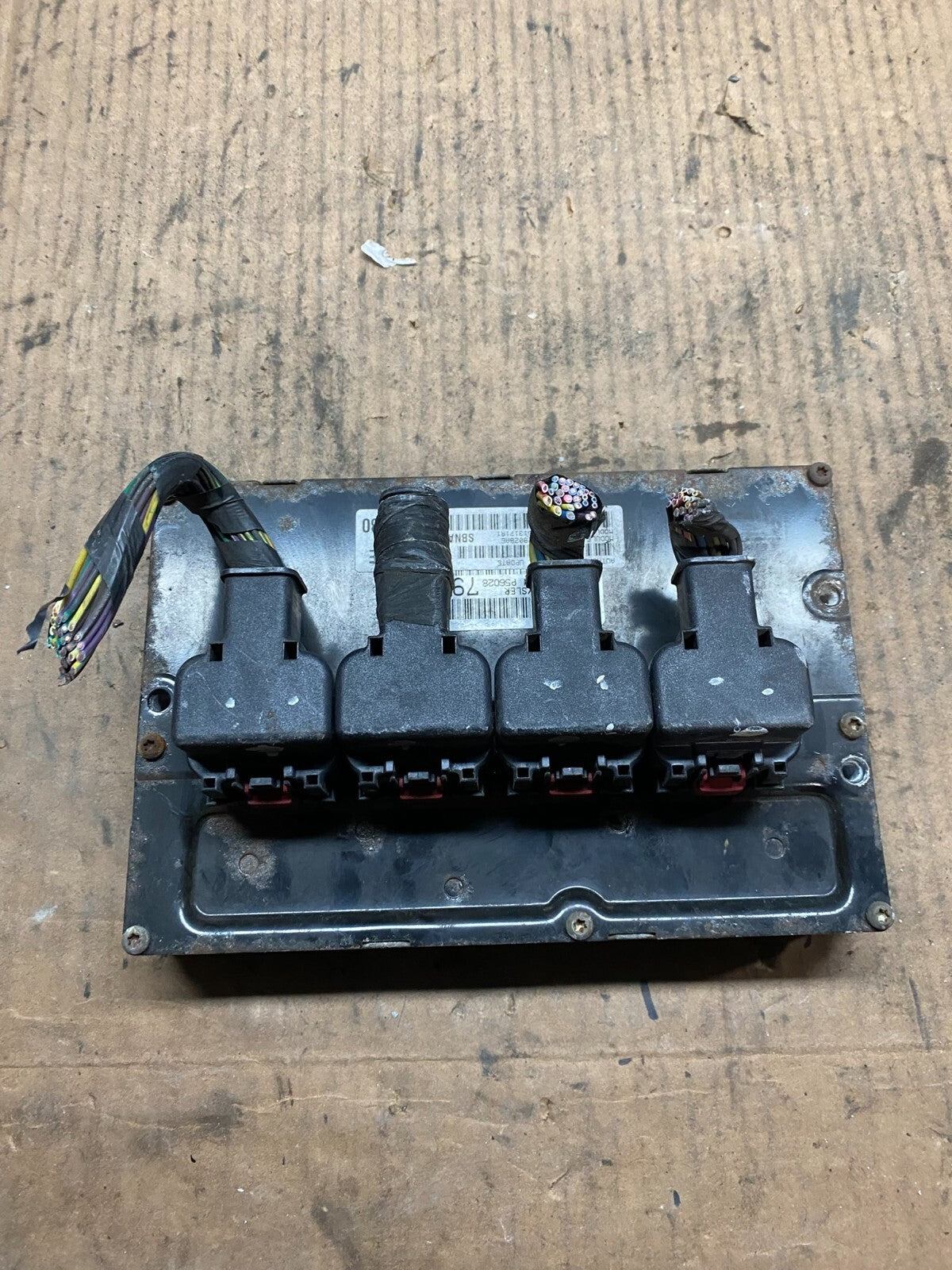 2004 Dodge Durango 5.7L  Engine Computer Module ECU PCM p56029029ae G2980 DG10