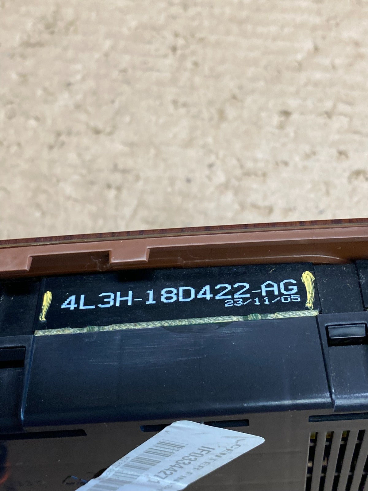 2004 to 2008 Ford F150 Radio Climate Dash Bezel Surround Black ag8375 DG7