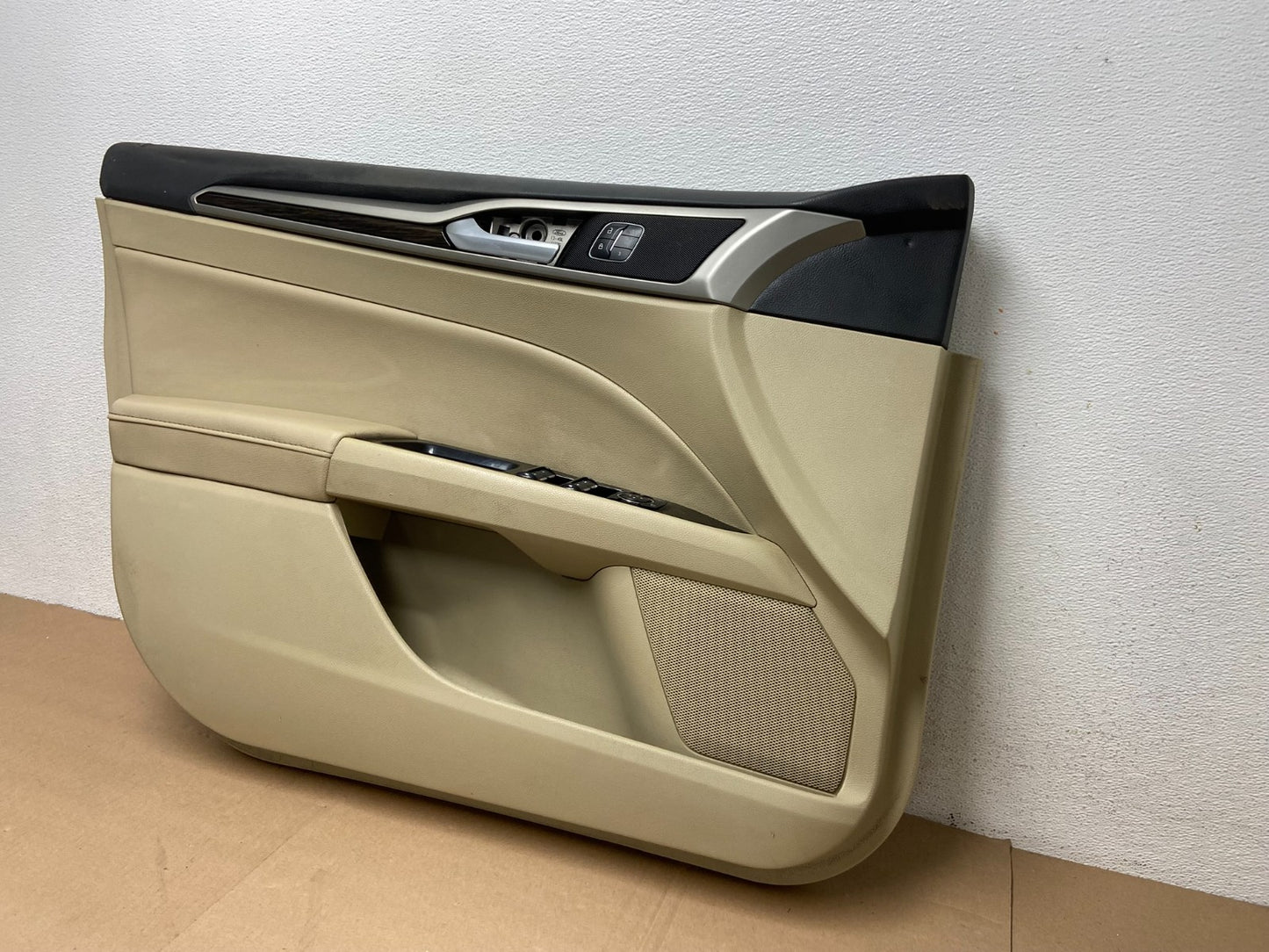 2013 to 2014 Ford Fusion Front Left Side Interior Door Panel AG4503 DG1