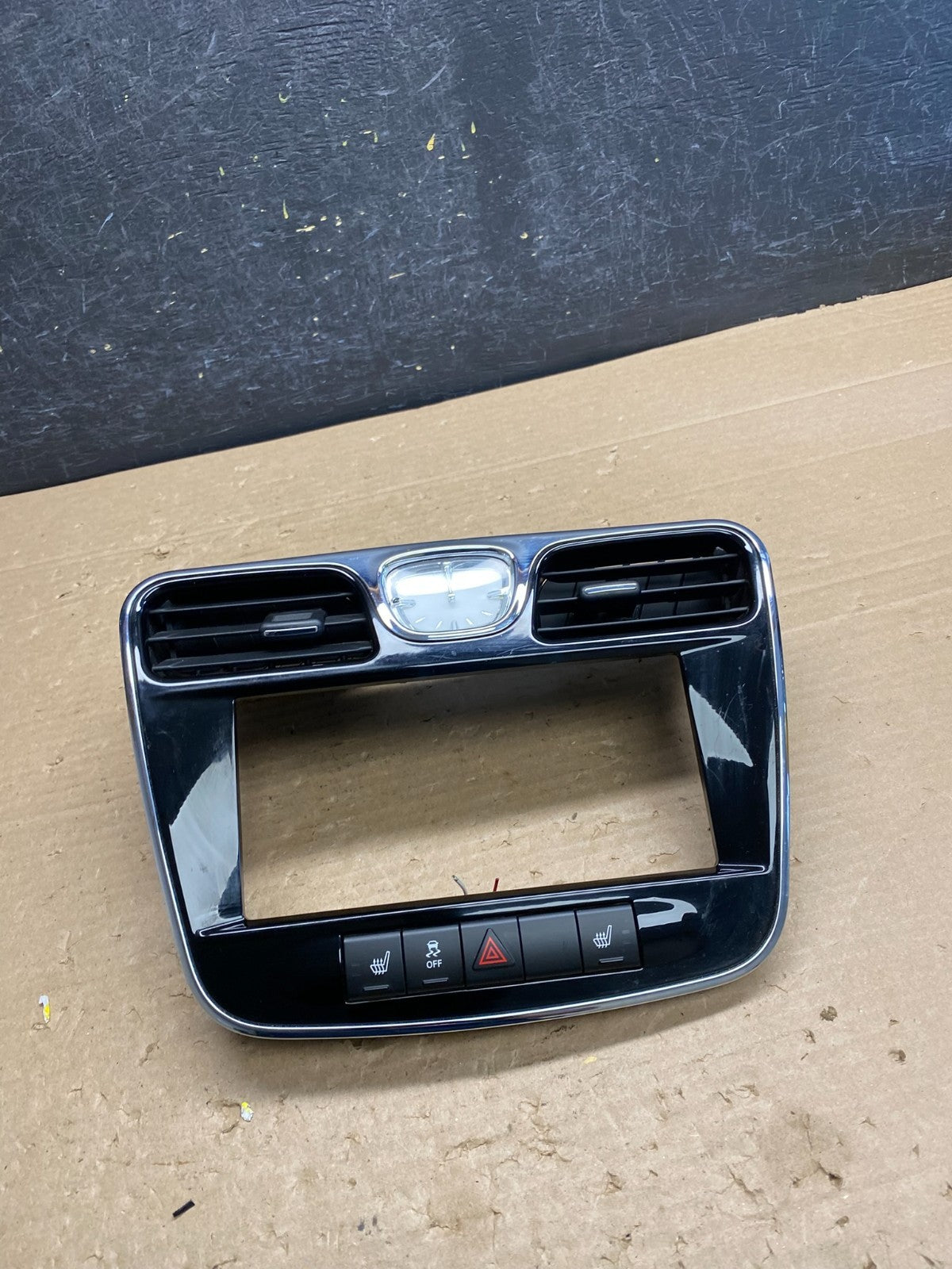 2011 - 2014 Chrysler 200 Dash Radio Bezel Trim Clock Hazard Bezel AG6450 DG0