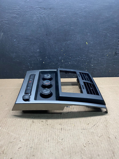 2008 to 2012 Jeep Liberty Dash Climate Temperature Control Radio Bezel O6925 DG2