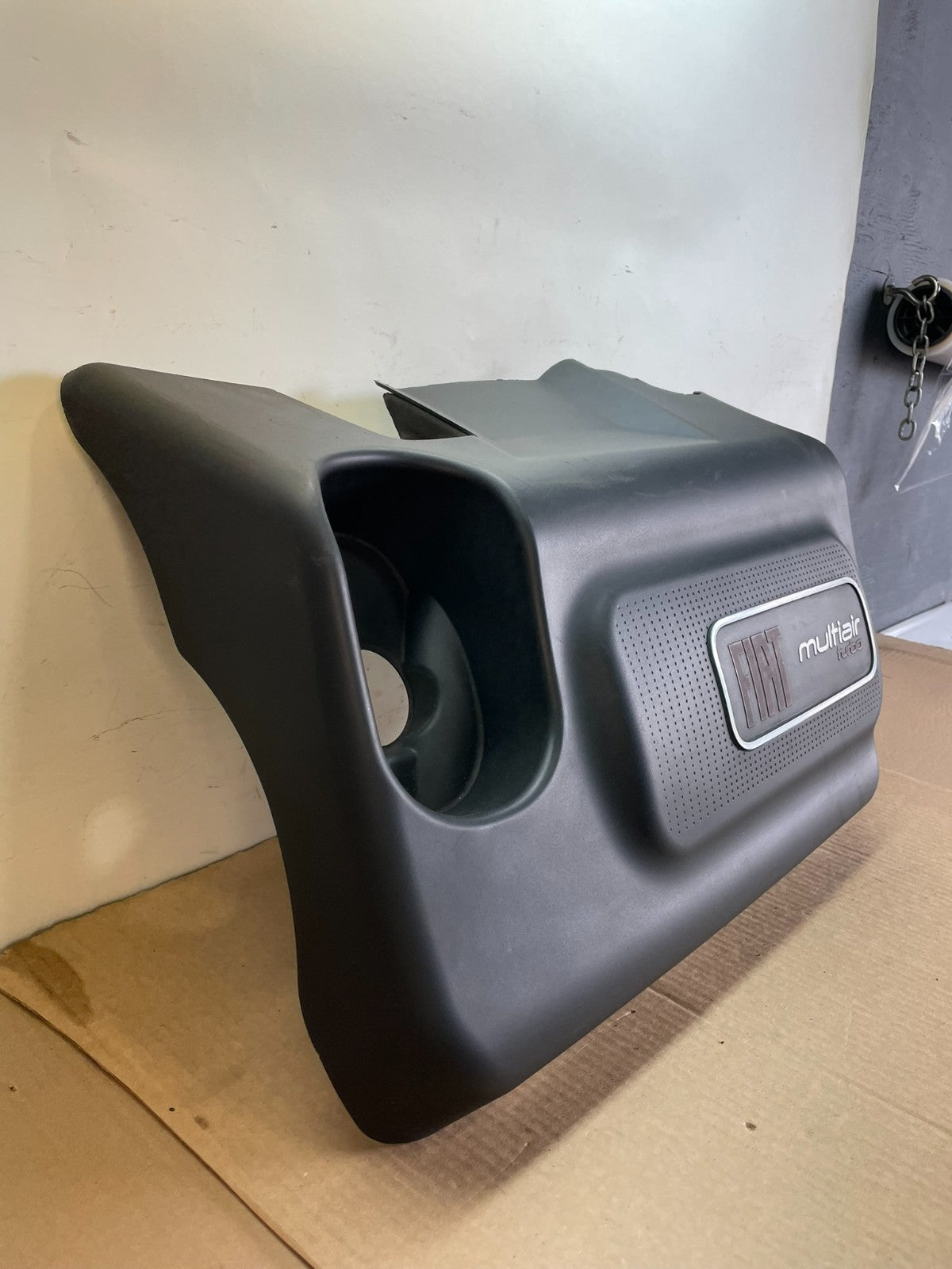 2012 - 2017 Fiat 500 MultiAir Engine Motor Cover AG7643 DG2
